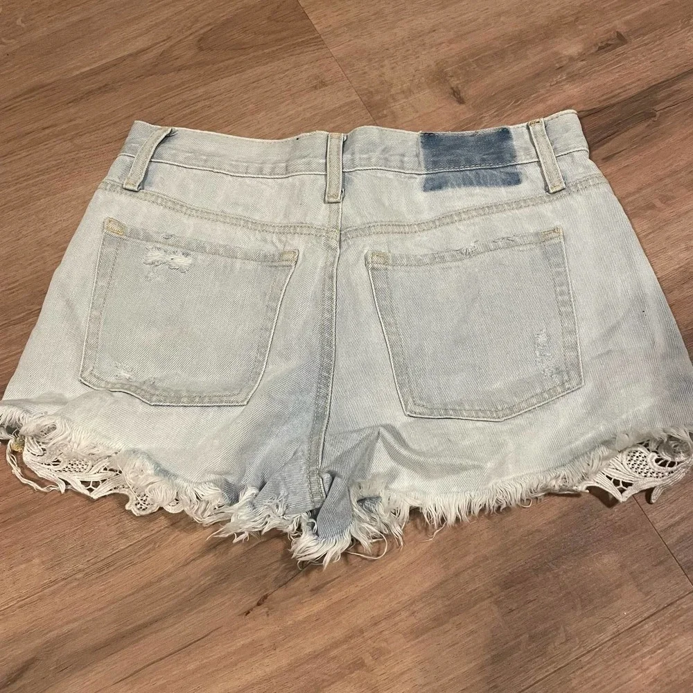 Aeropostale sz 4 distressed denim shorts